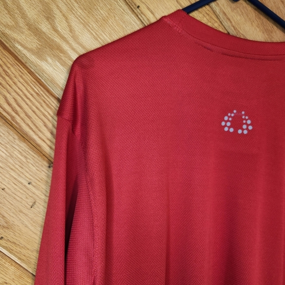 Pulse 150 large red long sleeved athletic shirt - Picture 10 of 13